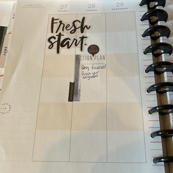 Used 2022 The Happy Planner 12 Month Planner - Picture 6 of 9